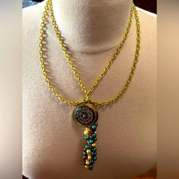 NWOT Gold Tone With Bead Charm and Hummingbird Clasp - Picture 1 of 5